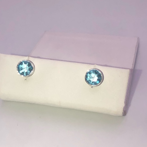 STERLING Silver Blue Topaz Colour Crystal Stud Earrings 7mm - Picture 3 of 6